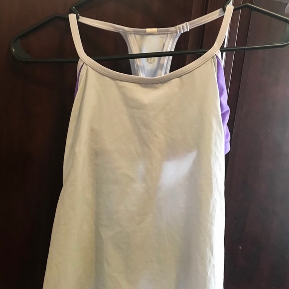 Lululemon tank size 4 - Picture 3 of 4